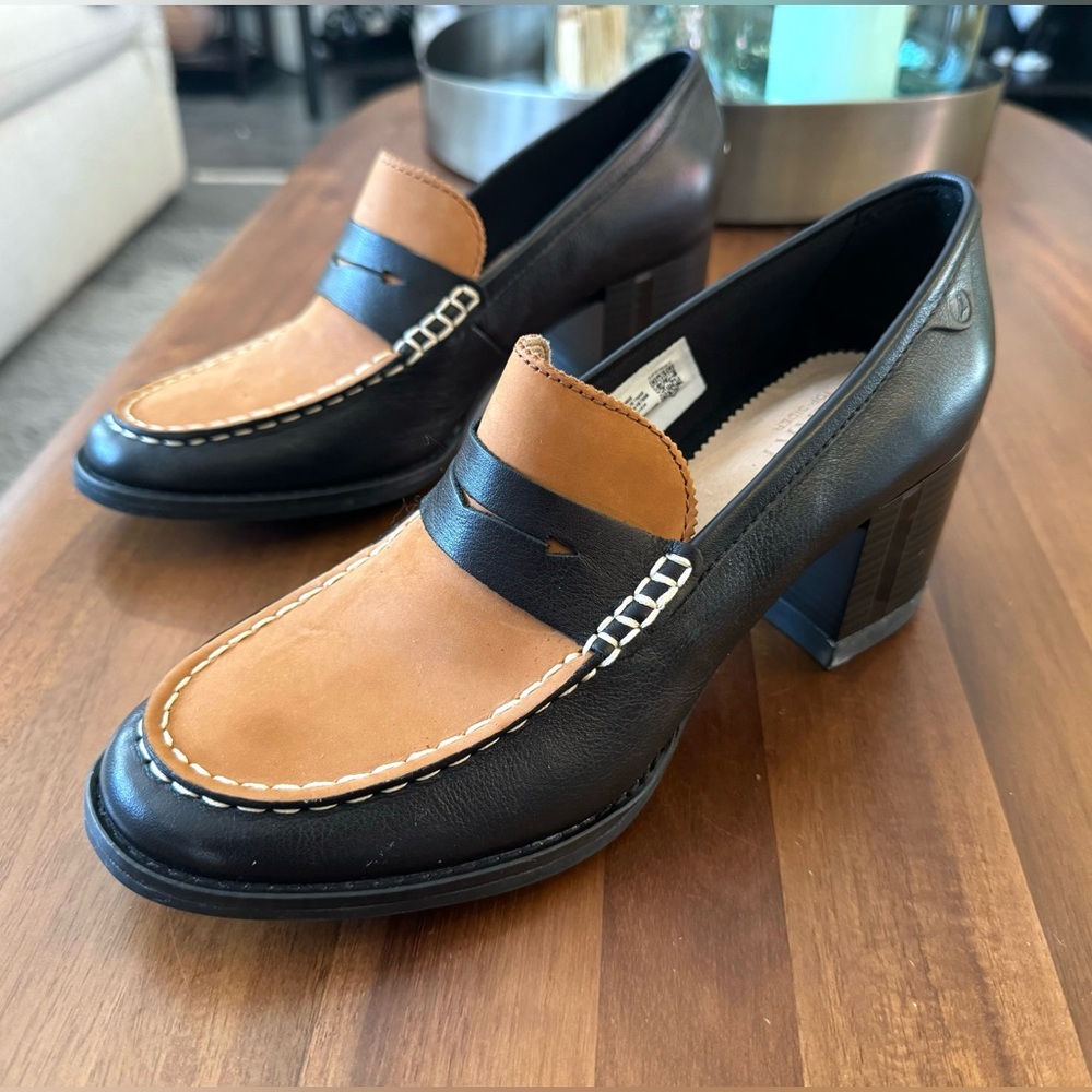 Sperry Black and Tan Leather Heeled Loafers